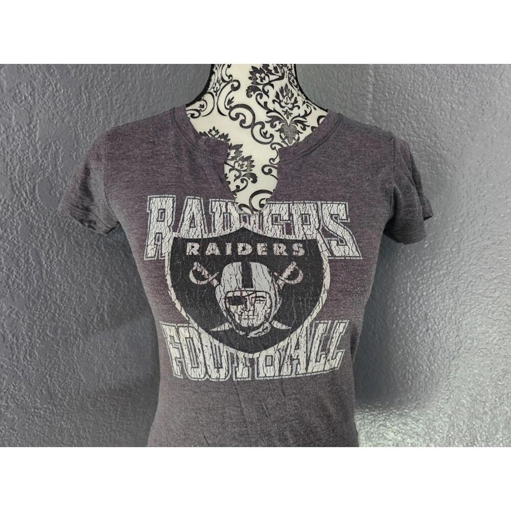 Women's NFL Las Vegas Raiders Blouse Top Short Sleeve Size Small Gray Football - Picture 4 of 10